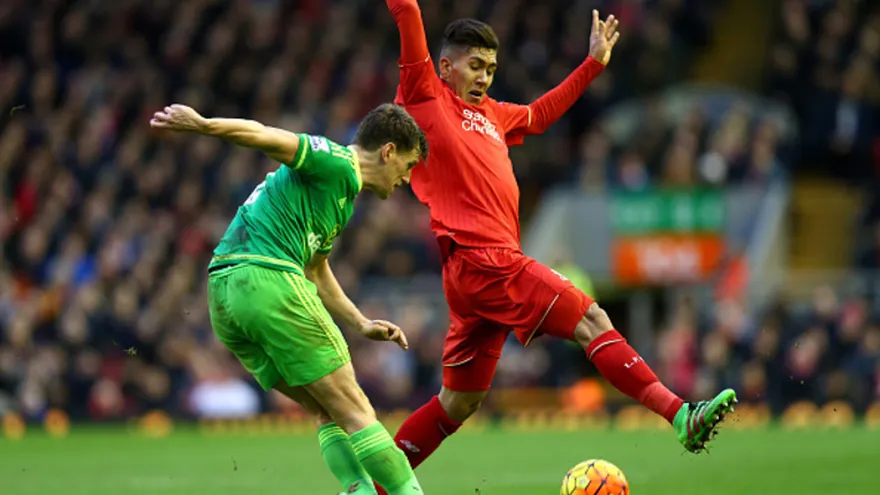 Sunderland consiguió el empate ante Liverpool 2-2