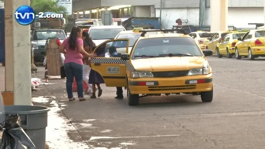 Panameños preocupados por el aumento de falsos taxistas