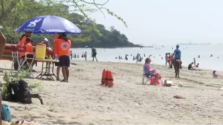 Playa Veracruz estuvo llena en Año Nuevo