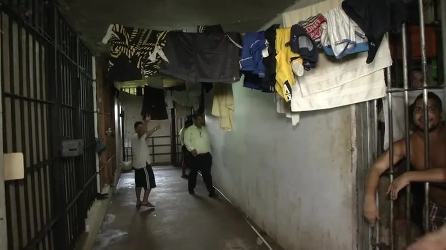 Varela sanciona ley de Carrera Penitenciaria