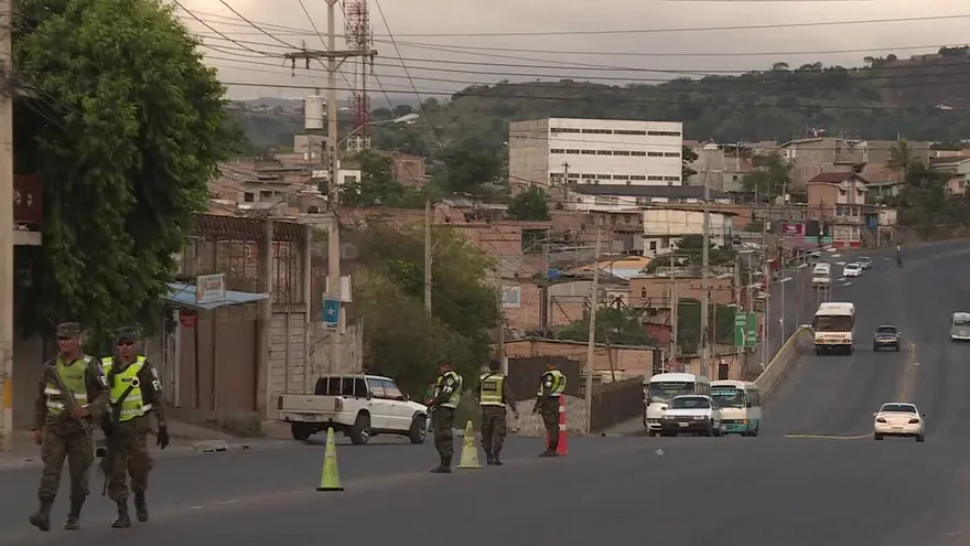 Honduras espera reanudar el conteo de votos bajo estado de sitio
