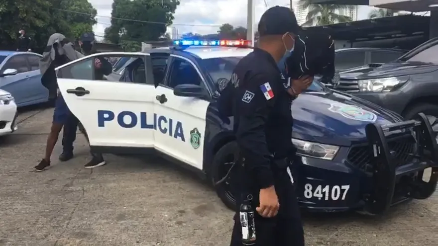 Autoridades capturan a dos supuestos vinculados a homicidio