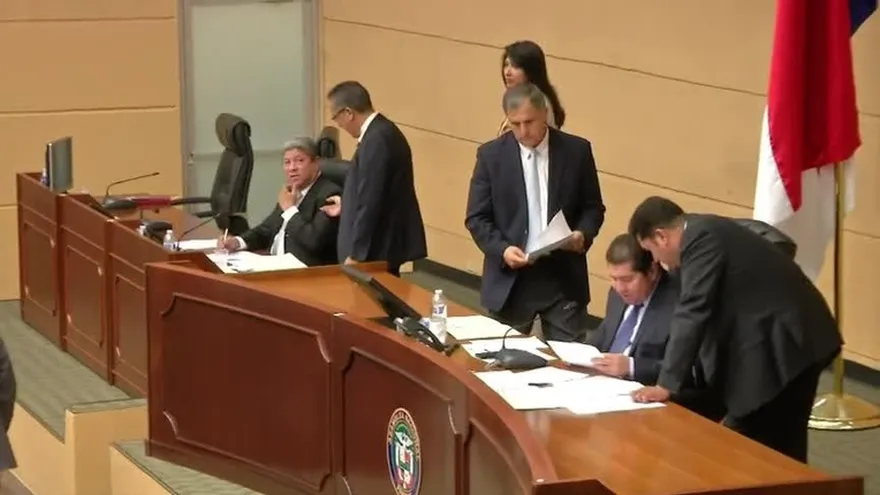 Ayú Prado presenta denuncia contra de Harry Díaz