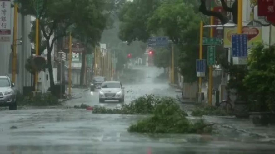 Tifón Megi causa muertos y heridos en Taiwán