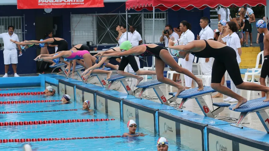 Nadadores panameños pasarán por evaluación de velocidad
