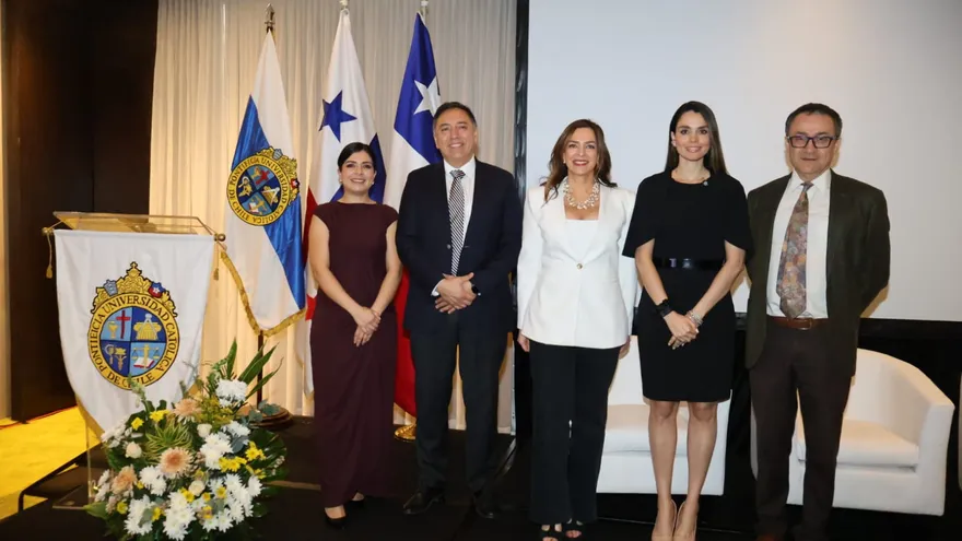 La alianza entre Academics y la Pontificia Universidad Católica de Chile impulsa el desarrollo de líderes con una perspectiva internacional