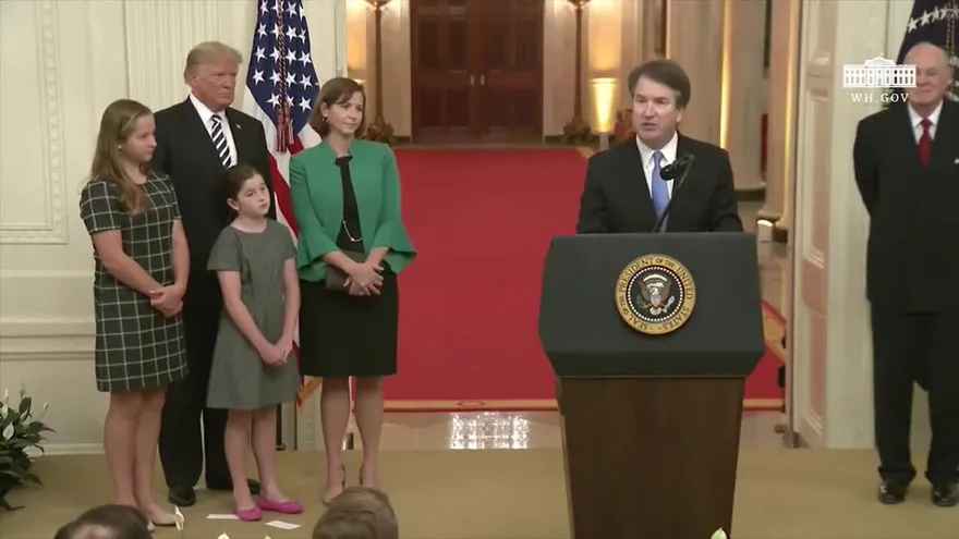 Trump declara "inocente" de abusos sexuales al nuevo juez del Supremo