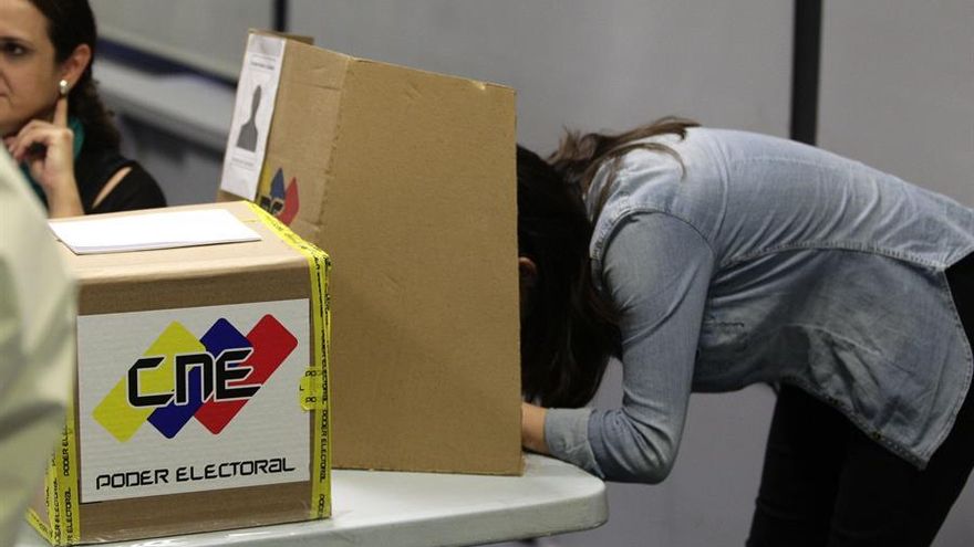 Los partidos de la oposición venezolana rechazan participar en las elecciones legislativas