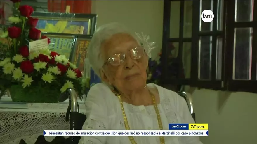 Realizan homenaje a la mujer de más edad en Panamá