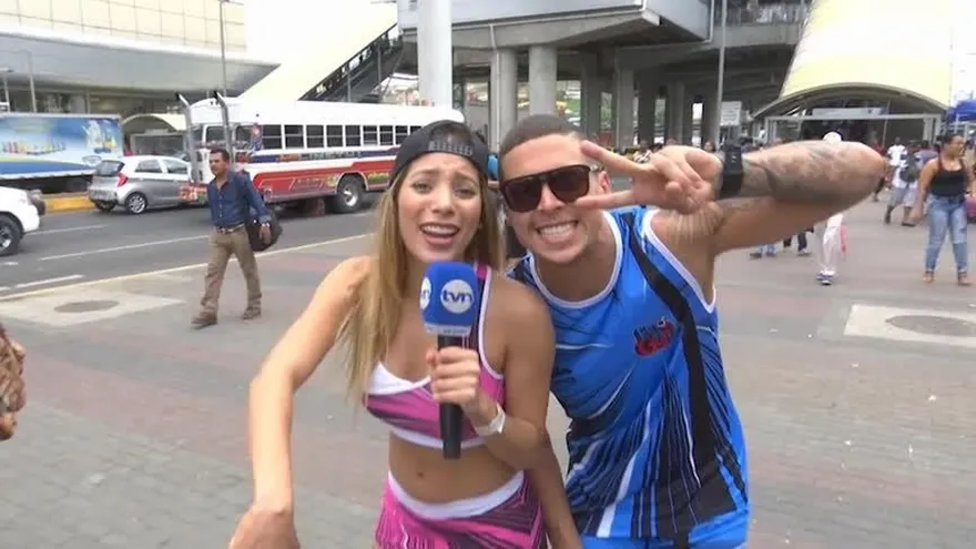 Delany y Paul salieron a la calle a repartir huevazos