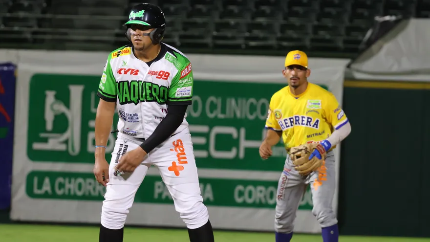 Herrera y Panamá Oeste en acción durante el 83 Campeonato Nacional de Béisbol Mayor