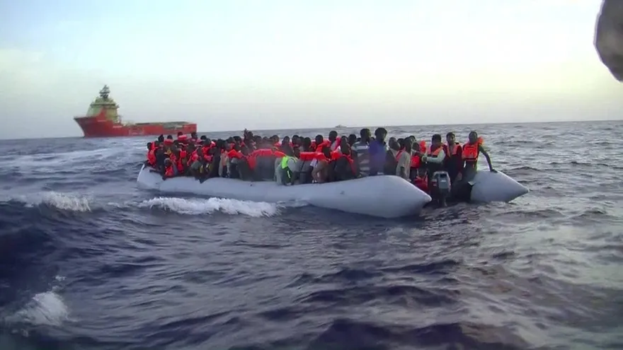 Rescatados más de 8,000 migrantes en costas de Libia esta semana