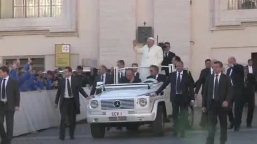 Papa Francisco insta a proteger derechos de los niños