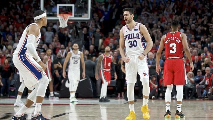 Korkmaz sella la victoria y los Sixers mantienen el invicto