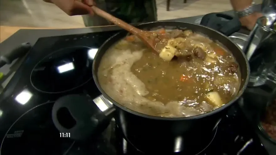 ¡Disfruta de la sopa de carne con lentejas más deliciosa!
