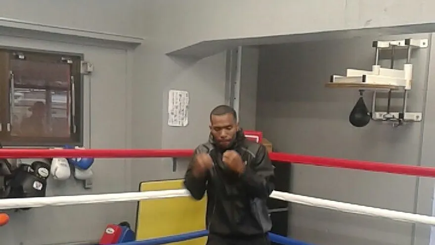 "El Invisible" Corrales exhibira públicamente sus armas en Japón posnavidad