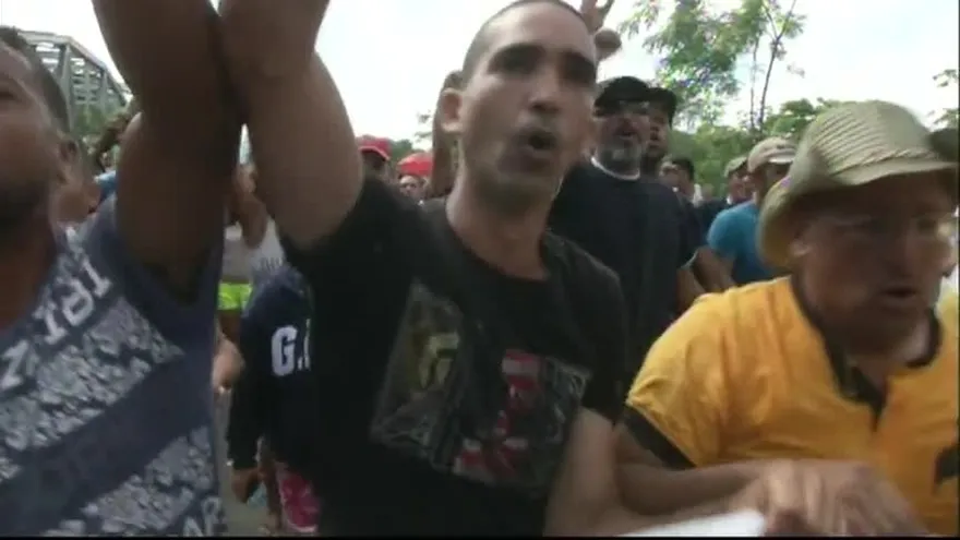 Cubanos entran a la fuerza a Costa Rica