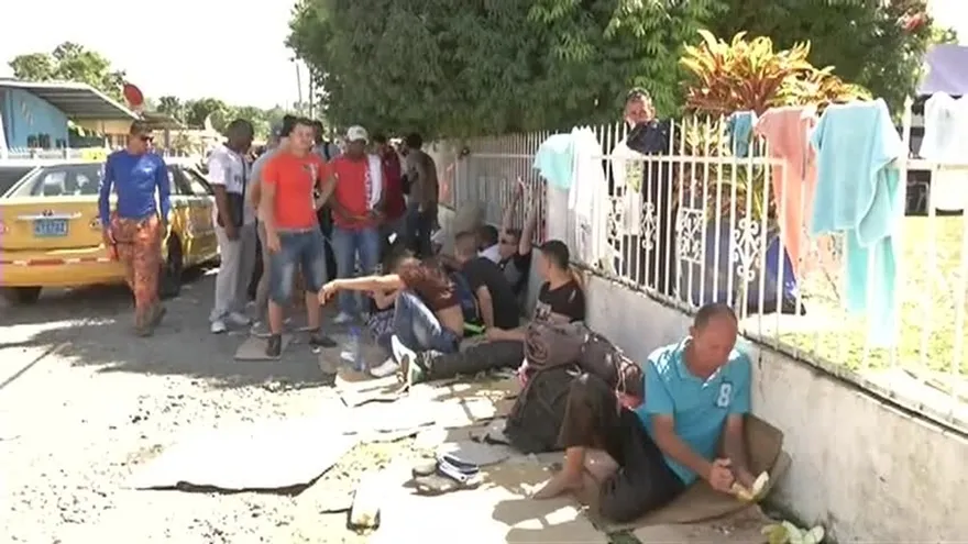 Cubanos piden puente humanitario