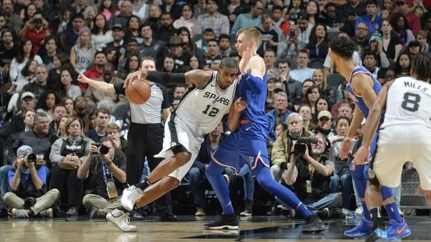 Spurs doblegan a Knicks con Aldridge y  Gasol brillantes
