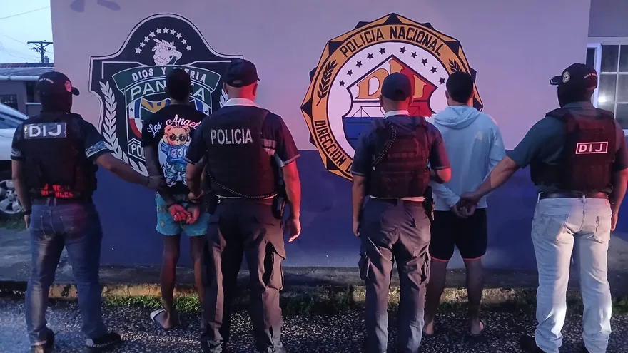 Imagen de los dos aprehendidos por la Policía Nacional.