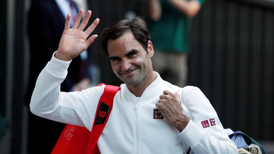 Federer pulveriza a Lajovic en su debut en Wimbledon, chileno Jarry avanza