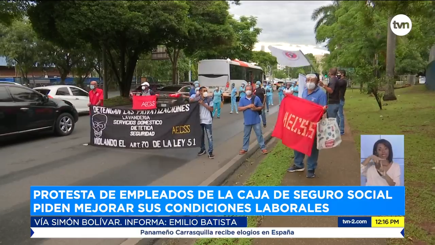 Funcionarios de la CSS protestan