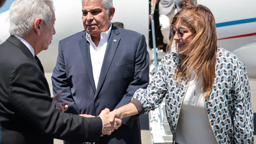 El presidente Mulino y su esposa fueron recibidos por el embajador de Panamá ante las Naciones Unidas, Eloy Alfaro de Alba.