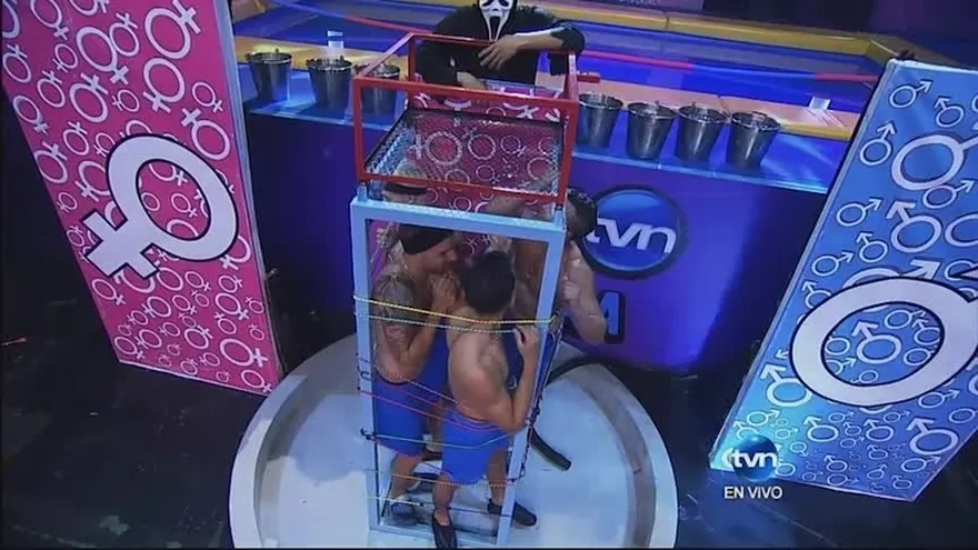 ¡Las Curvas y los Machos quedaron totalmente Remojados!