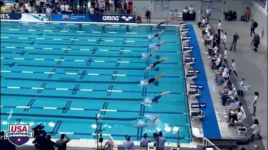Katie Ledecky logró un nuevo récord mundial en 800 metros estilo libre
