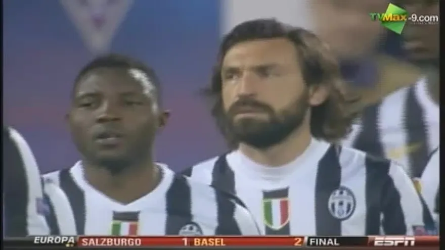 Pirlo de Juventus gana y clasifica