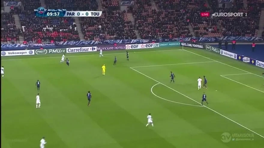 Con un gol de Ibrahimovic al final, PSG clasificó a octavos de la Copa