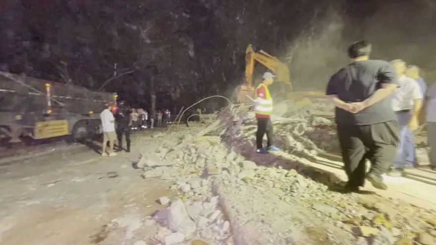 Derriban el monumento de la comunidad china en el mirador del puente de las Américas