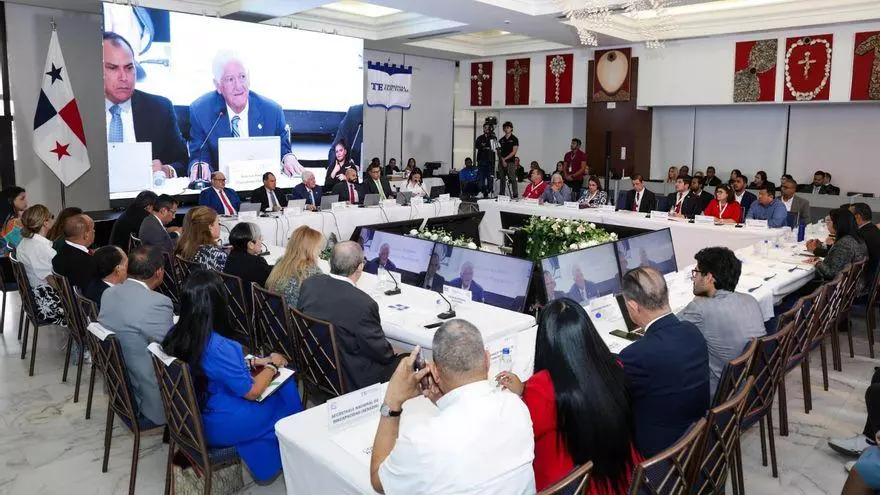 Tribunal Electoral reanuda mesa de reformas electorales.
