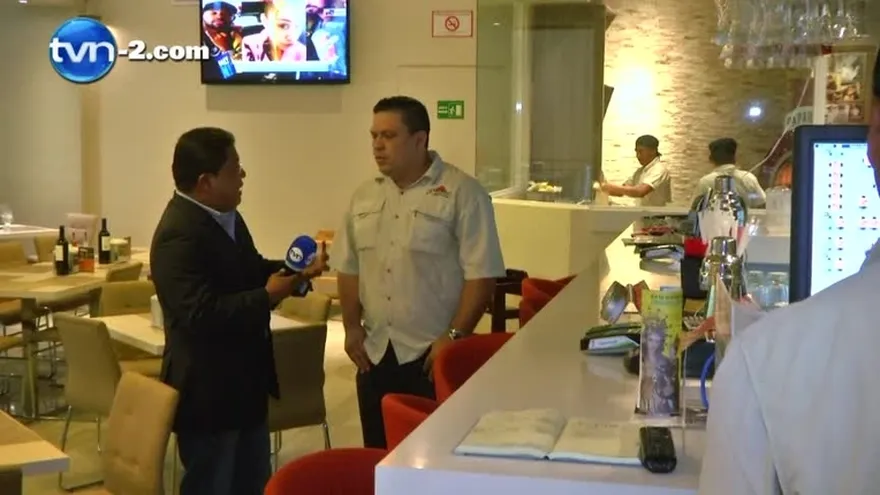 Meseros aseguran que propinas se quedan en manos de los dueños de restaurantes