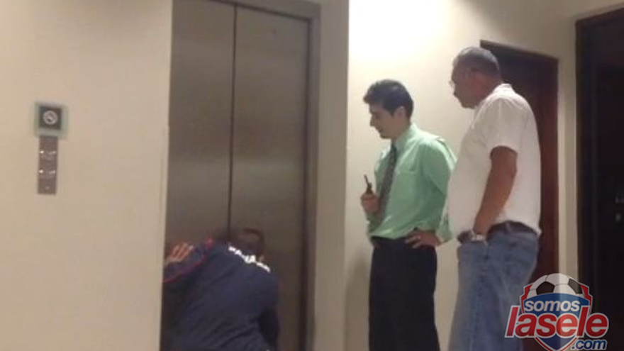 12 jugadores quedan encerrados y Penedo se luce como compañero