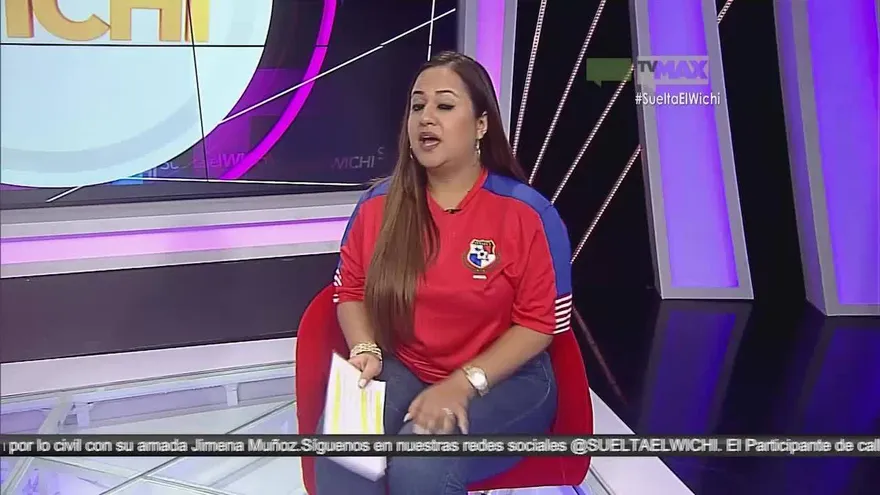 Ana Alejandra en la Alfombra Roja de Premios Escena 2016