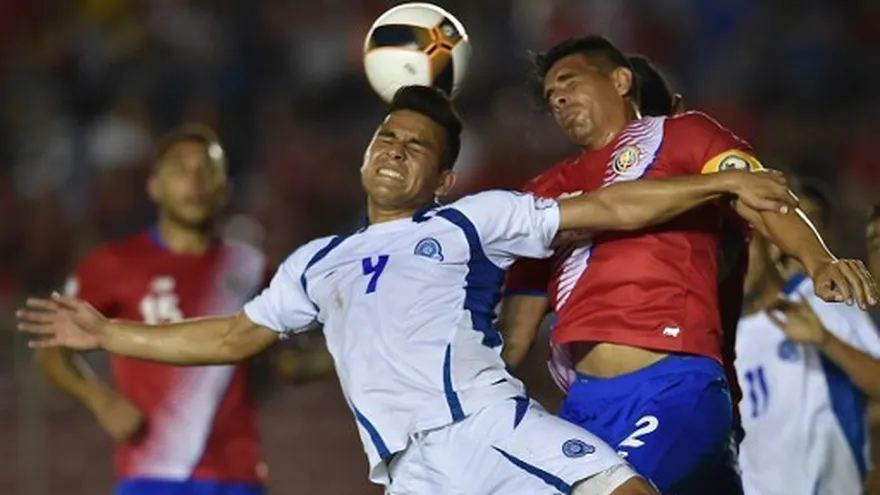 Acción del partido entre Costa Rica y El Salvador