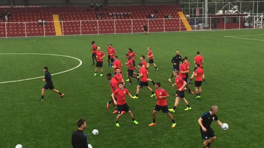 Estadounidenses exhiben solo 15 minutos de sus entrenamientos.