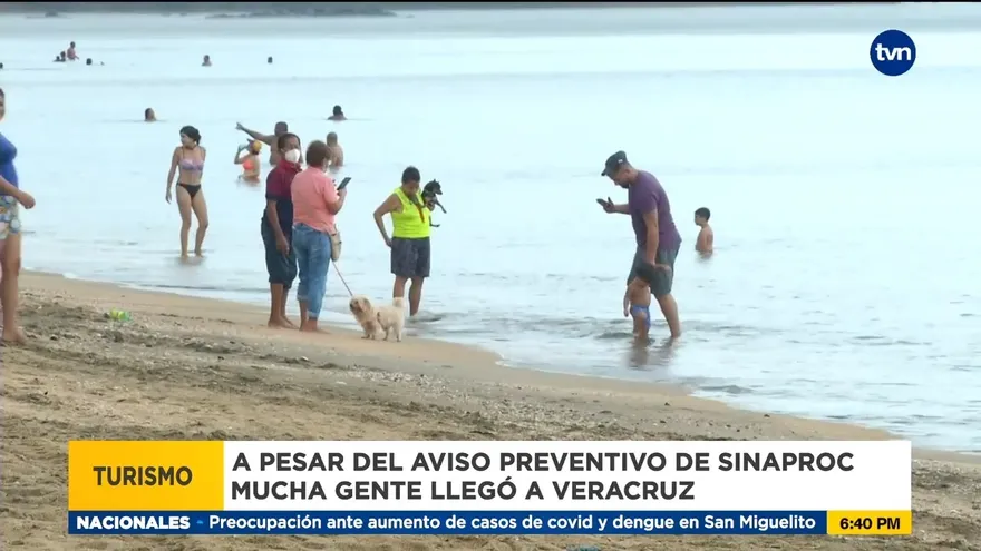 Cientos de panameños acuden a playa Veracruz