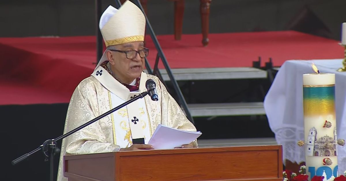 La corrupción 'roba el pan al pobre' y el futuro a la niñez; el mensaje del arzobispo Ulloa en la Cita Eucarística