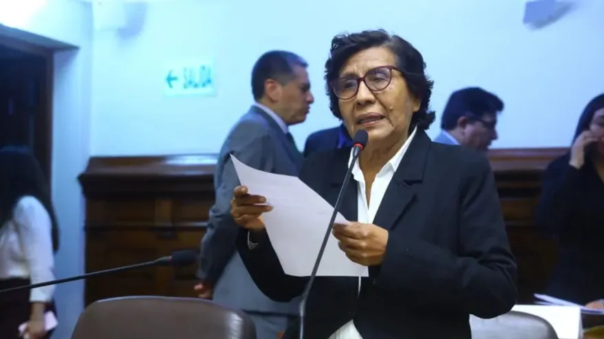 Parlamentaria peruana, Lucinda Vásquez