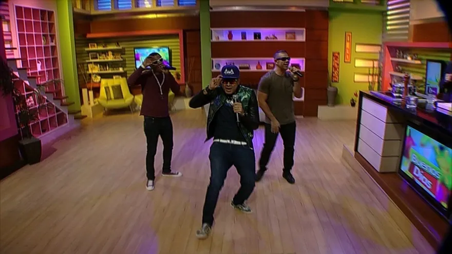 Artista - Comando Tiburón "De amor nadie se Muere"