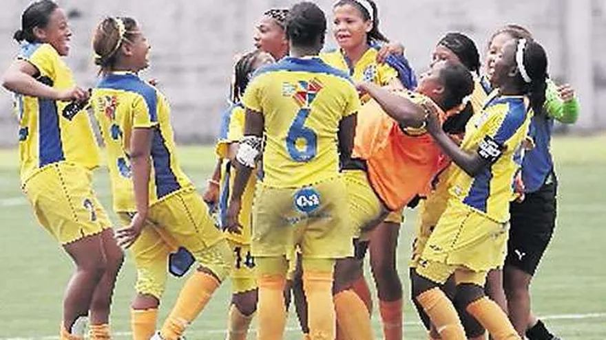Navy Bay, monarca del fútbol femenino panameño