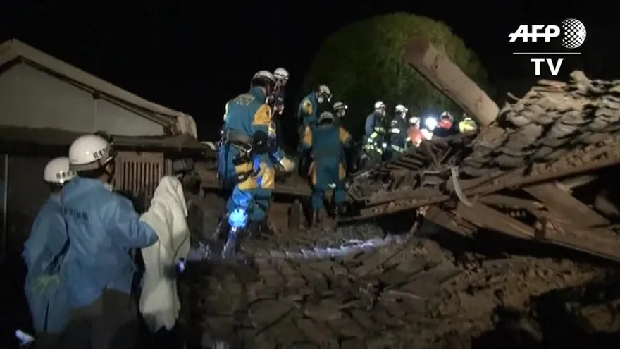 Japón: rescatan bebé de 8 meses de los escombros