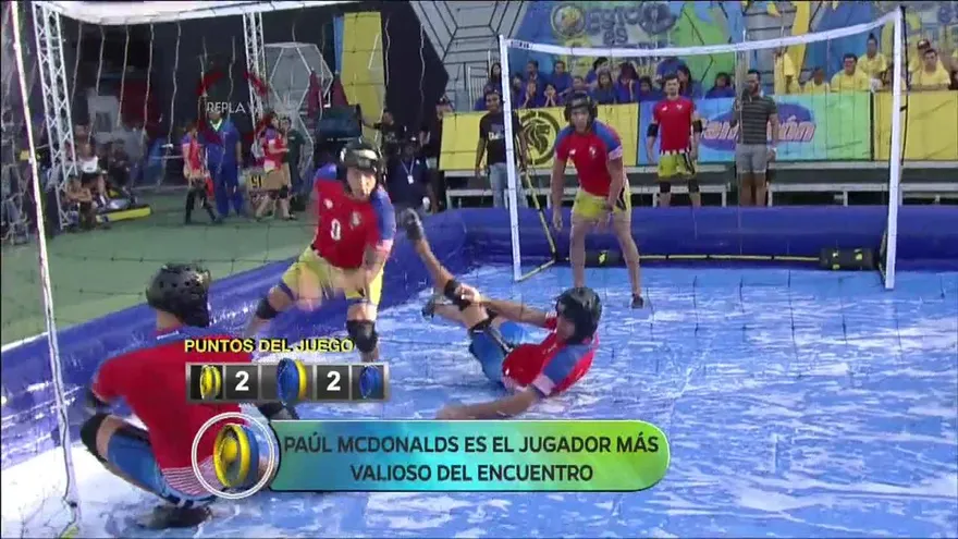 ¡Fútbol resbaloso se llevó todas las carcajadas de la tarde!