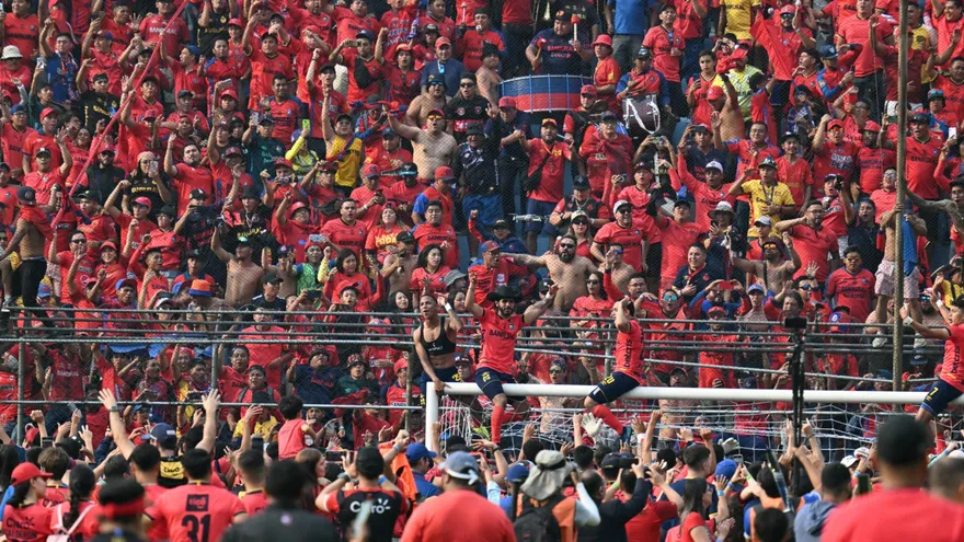 Gradería del estadio El Trébol casa del Municipal de Guatemala