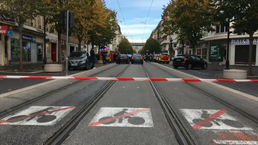 Tres muertos por ataque con cuchillo en iglesia en ciudad francesa de Niza