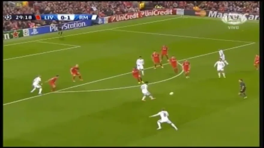 Gol de Benzema - Liverpool 0-2 Real Madrid