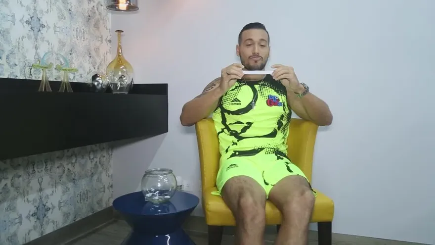 Jugando con Carlos López