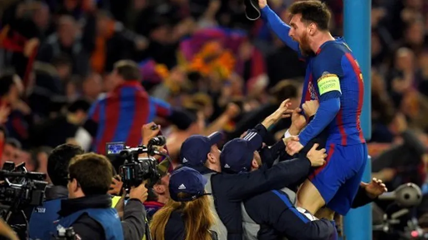 El Barcelona remonta al PSG y clasifica a cuartos de la Champions.